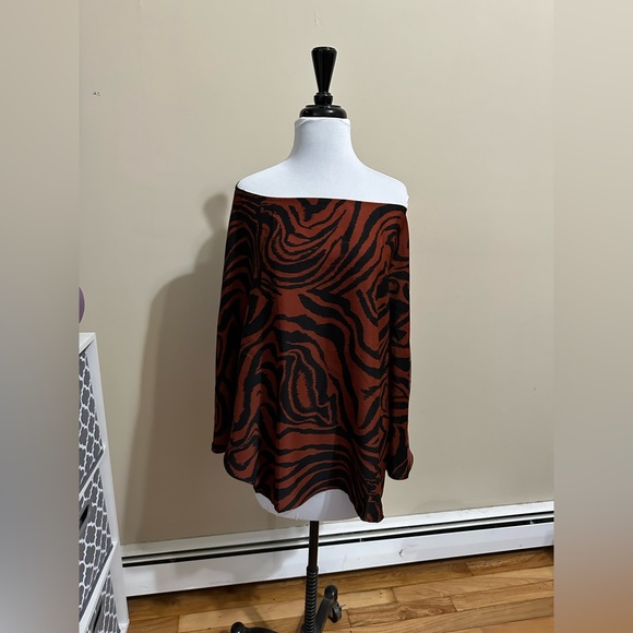 Womens Off The Shoulder / boat neck Batwing Sleeve Blouse - new with tags - Picture 6 of 9